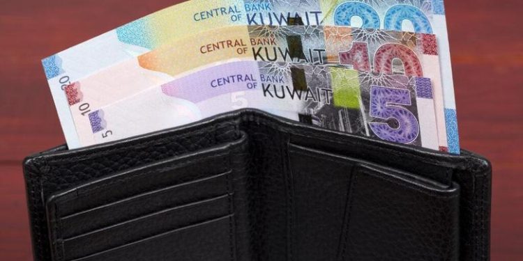 سعر الدينار الكويتي اليوم الإثنين في مصر