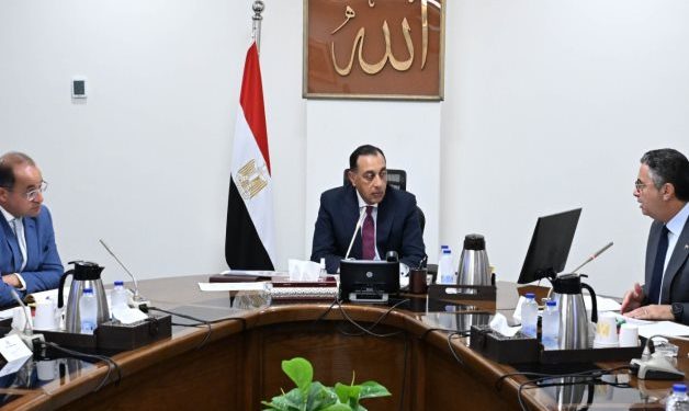 رئيس الوزراء يستعرض الإجراءات التنفيذية لفض التشابكات المالية بين “المالية” وهيئة السلع التموينية