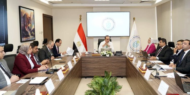 رئيس «الرعاية الصحية» يوجه بتقليص قوائم الانتظار وإنشاء عنايات مركزة ومراكز تميز بمحافظات التأمين الشامل
