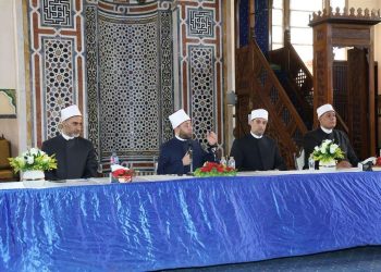 وزير الأوقاف يعقد اجتماعًا مع أئمة أوقاف الجيزة لبحث تطوير العمل الدعوي والارتقاء بالأداء