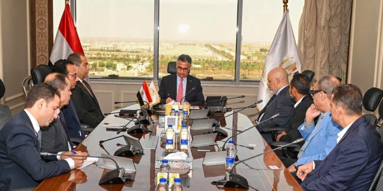 وزير التموين يبحث مع شعبة الذهب تطوير وتنظيم الأسواق وتعزيز الرقابة وحماية حقوق المستهلكين