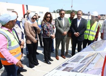 وزيرة التنمية المحلية ومحافظ القليوبية يفتتحان وحدة احتجاز المضبوطات ومركبات التكهين بالخانكة