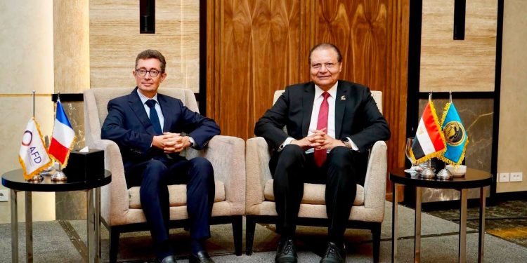 تعاون مصري فرنسي لتأهيل الكوادر الصحية وفق معايير GAHAR للمنشآت الخضراء والمستدامة