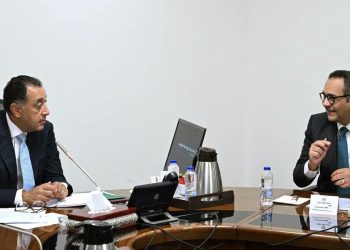 رئيس الوزراء يستعرض خطة التحرك والرؤية الاستراتيجية لرئيس جهاز تنمية المشروعات