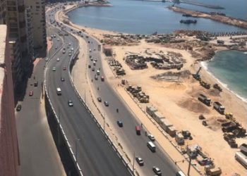 وزيرة الإسكان تتابع موقف تنفيذ عدد من مشروعات الطرق والمحاور والكباري بمحافظتي الإسكندرية وكفر الشيخ