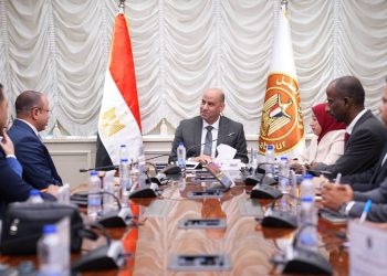 وزير العمل وقيادات مستشفى “السعودي الألماني” يتفقان على التوسع في” التدريب من أجل التشغيل” بالمهن الطبية