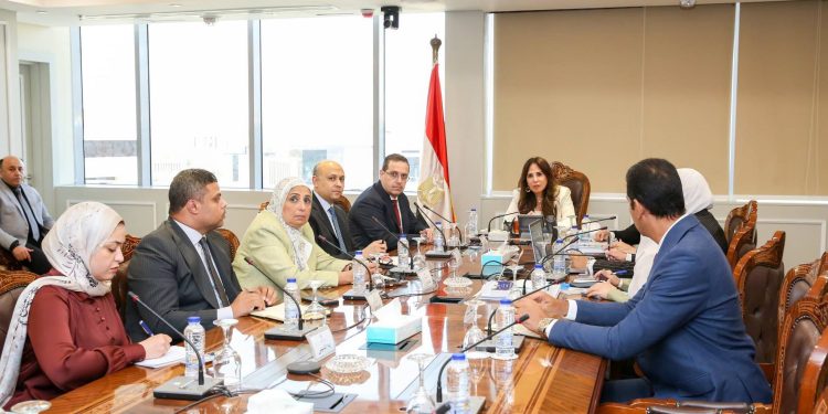 وزيرة الإسكان تعقد اجتماعًا لمتابعة مشروع تعديل أحكام قانون البناء في شأن تنظيم اتحاد الشاغلين