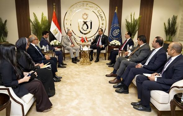 الرعاية الصحية: اتفاق ثلاثي مع «كوتش» و«ميدترونيك» لتدريب 20 طبيبًا مصريًا على الجراحات الروبوتية