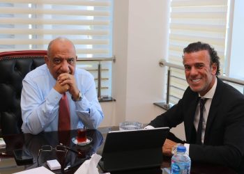 وزير الكهرباء يتابع تطورات مشروع الربط الكهربائي بين مصر وأوروبا عبر إيطاليا مع شركة إماراتية