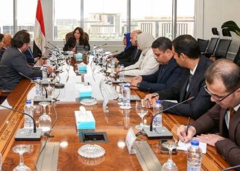 وزيرة الإسكان تستعرض المقترحات المقدمة من أحد التحالفات العالمية لإدارة حي المال والأعمال بالعاصمة