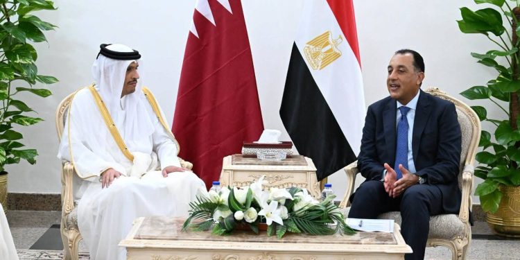 رئيس الوزراء يستقبل نظيره القطري لبحث سبل تعزيز التعاون المشترك في المجالات المختلفة