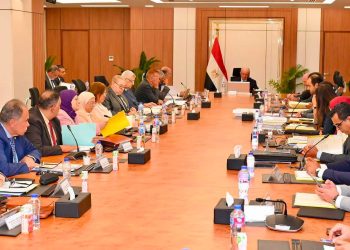 «القابضة للأدوية» تستهدف 18.9 مليار جنيه إيرادات و3.6 مليار جنيه أرباحًا خلال 2026-2027