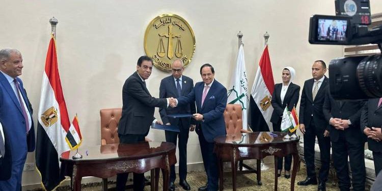 افتتاح مكتب تصديقات لوزارة الخارجية بمقر مجمع محاكم مجلس الدولة