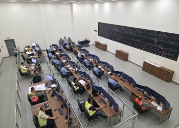 وزير النقل يعلن تشغيل برج التحكم المركزي بسوهاج واستكمال تطوير إشارات خط أسيوط–نجع حمادي بطول 181 كم