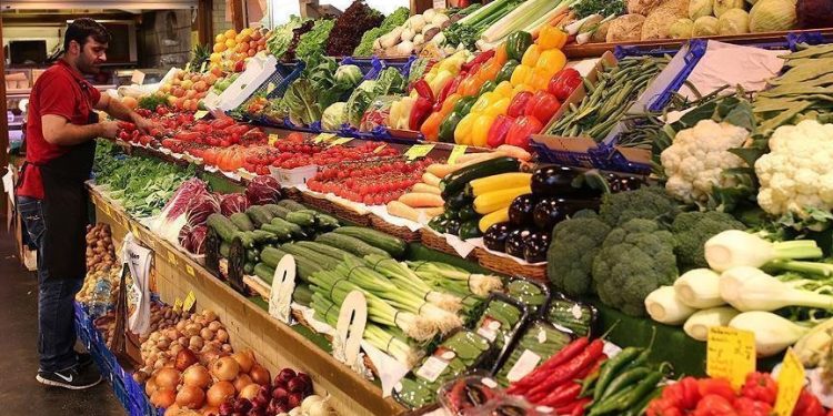 سعر الخضار والفاكهة اليوم الثلاثاء في الأسواق