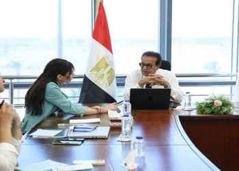 وزير الصحة يبحث مع مديرة التعليم المستمر بمجموعة «سان دوناتو» الإيطالية مستجدات تطوير مستشفى هليوبوليس الجديدة