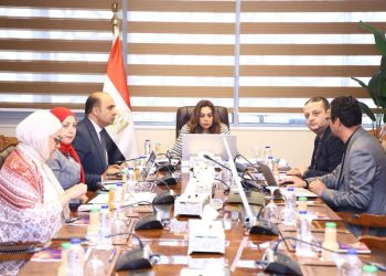 وزيرتا التنمية المحلية والبيئة تبحثان تطوير منظومة تراخيص المخلفات وتطبيق نظام المسؤولية الممتدة للمنتج