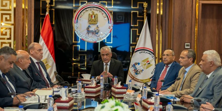 وزير الإنتاج الحربي: تطوير إنتاج الذخائر وتوطين التكنولوجيا لتعزيز القدرات التصنيعية الوطنية