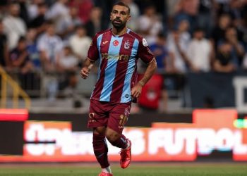 محمد صلاح يبدأ رحلة المجد الأوروبي مع طرابزون سبور أمام فيرينكفاروسي