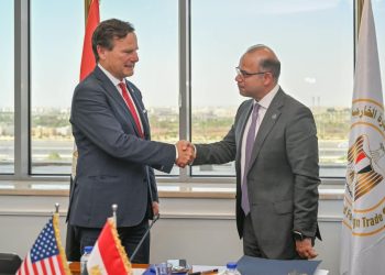 وزير الاستثمار يبحث مع مسؤول أمريكي تعزيز الاستثمارات والتجارة.. والتعدين على رأس الملفات المشتركة
