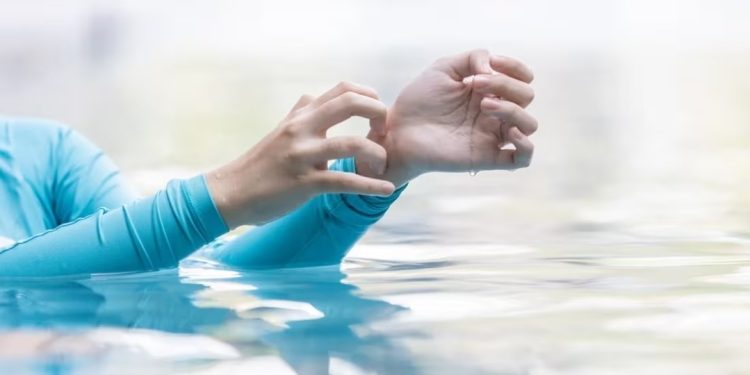 طفح الكلور بعد السباحة.. الأعراض والأسباب وطرق العلاج