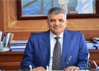 قرار جمهورى بمد خدمة أسامة ربيع رئيس مجلس إدارة هيئة قناة السويس لمدة عام