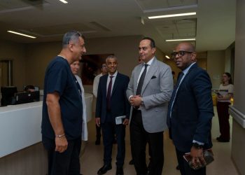 رئيس هيئة الرعاية الصحية يزور مدينة باشاك شهير تشام وساكورا ومستشفى جامعة كوتش للاطلاع على أحدث النماذج العالمية