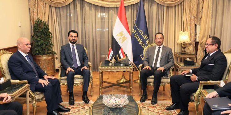 وزيرا الاتصالات المصري والعراقي يبحثان تعزيز التعاون في التحول الرقمي والذكاء الاصطناعي ومراكز البيانات