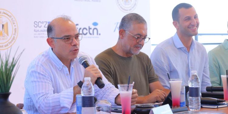 وزير الاستثمار يلتقي ممثلي شركات الخدمات اللوجستية لبحث سبل تعزيز قدراتها في مؤتمر «انطلاق»
