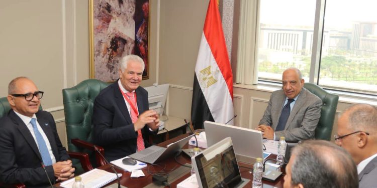 وزير الكهرباء يتابع مع «رينيرجي جروب بارتنرز» مستجدات مشروع متكامل للطاقة النظيفة في سيناء