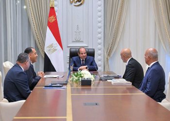 الرئيس السيسي يجتمع مع وزيرا للتعليم العالي والتربية والتعليم