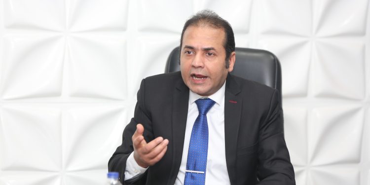 رئيس شعبة الاتصالات: فصل بيع الخط عن تفعيله وربطه بالهوية الرقمية يحسم أزمة الشرائح الوهمية