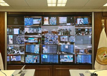 وزيرة التنمية المحلية تتابع تداعيات الهزة الأرضية عبر مركز سيطرة الشبكة الوطنية للطوارئ