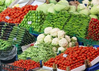 سعر الخضار والفاكهة اليوم الجمعة في الأسواق