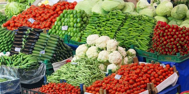 سعر الخضار والفاكهة اليوم الجمعة في الأسواق