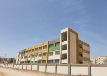جهاز مدينة حدائق أكتوبر يسلم مدرسة تعليم أساسي.. وأعمال تطوير ورفع كفاءة الطريق بالمدينة