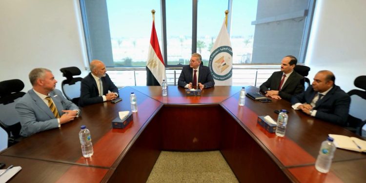 وزير البترول يبحث مع إكسون موبيل تنفيذ مذكرة ربط اكتشافات غاز قبرص بالبنية التحتية المصرية