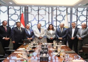 وزيرة التنمية تناقش مع رئيس غرفة الصناعات الكيماوية تعزيز صناعة تدوير المخلفات والاستفادة من الحمأة