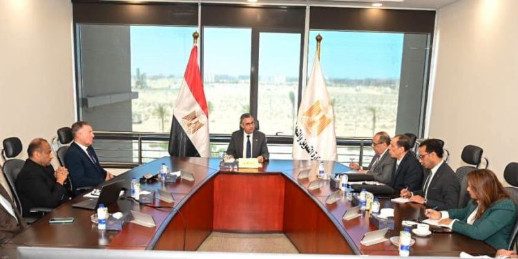 وزير التموين يبحث مع شركتي بروجر ودركسيل الإيطالية مشروع إنتاج الإيثانول الحيوي من الباجاس