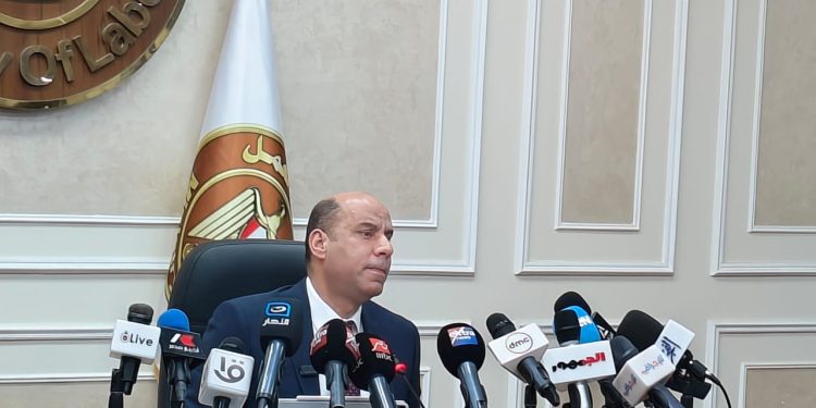 وزير العمل: رقمنة خدمات الوزارة «ثورة» في منظومة العمل.. وكعب العمل إلكترونيًا يقلل الزحام
