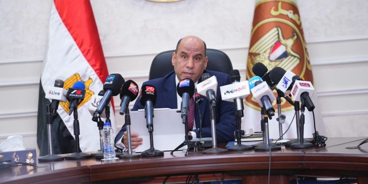 وزير العمل: إطلاق القواعد العامة للائحة تنظيم العمل يدشن مرحلة جديدة لضبط سوق العمل بالقطاع الخاص