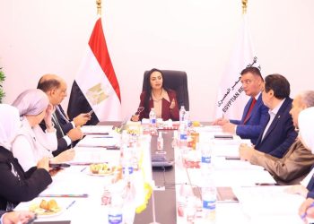 وزيرة التضامن الاجتماعي تترأس اجتماع مجلس إدارة الهلال الأحمر المصري