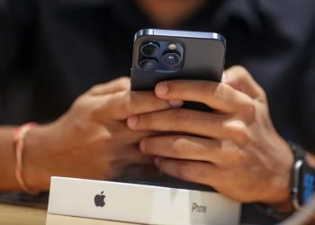 أبل تستعد لدفع تعويضات لمستخدمي آيفون.. تفاصيل وشروط الحصول عليها