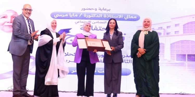 وزيرة التضامن تشهد احتفالية تخريج الدفعة الأولى من معهد الدكتورة عبلة الكحلاوي الثانوية الفنية للتمريض