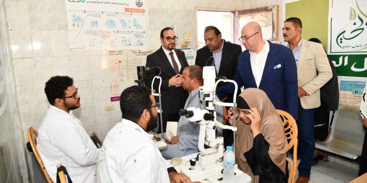 رئيس الوزراء يستعرض نتائج قافلة طبية شاملة بمحافظة الفيوم نظمتها اللجنة الطبية العليا والاستغاثات