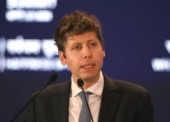 سام ألتمان: الذكاء الاصطناعي يشبه وصول أذكى العقول البشرية لبلدك