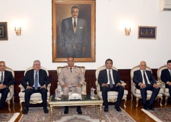 الرئيس السيسي ينيب وزير الدفاع للمشاركة فى إحياء الذكرى السنوية لرحيل الزعيم جمال عبد الناصر