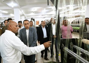 رئيس الوزراء يتفقد الشركة المصرية لتصنيع الشباك وأدوات الصيد ويطلع على خطة توسعاتها المستقبلية