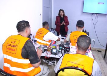 صندوق مكافحة الإدمان يدرب دفعة جديدة من المتعافين على صيانة المحمول ويمنحهم شهادات معتمدة