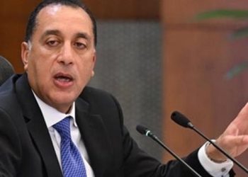 رئيس الوزراء يستعرض تقريرًا حول جهود وزارة البترول في دعم وتنمية صعيد مصر